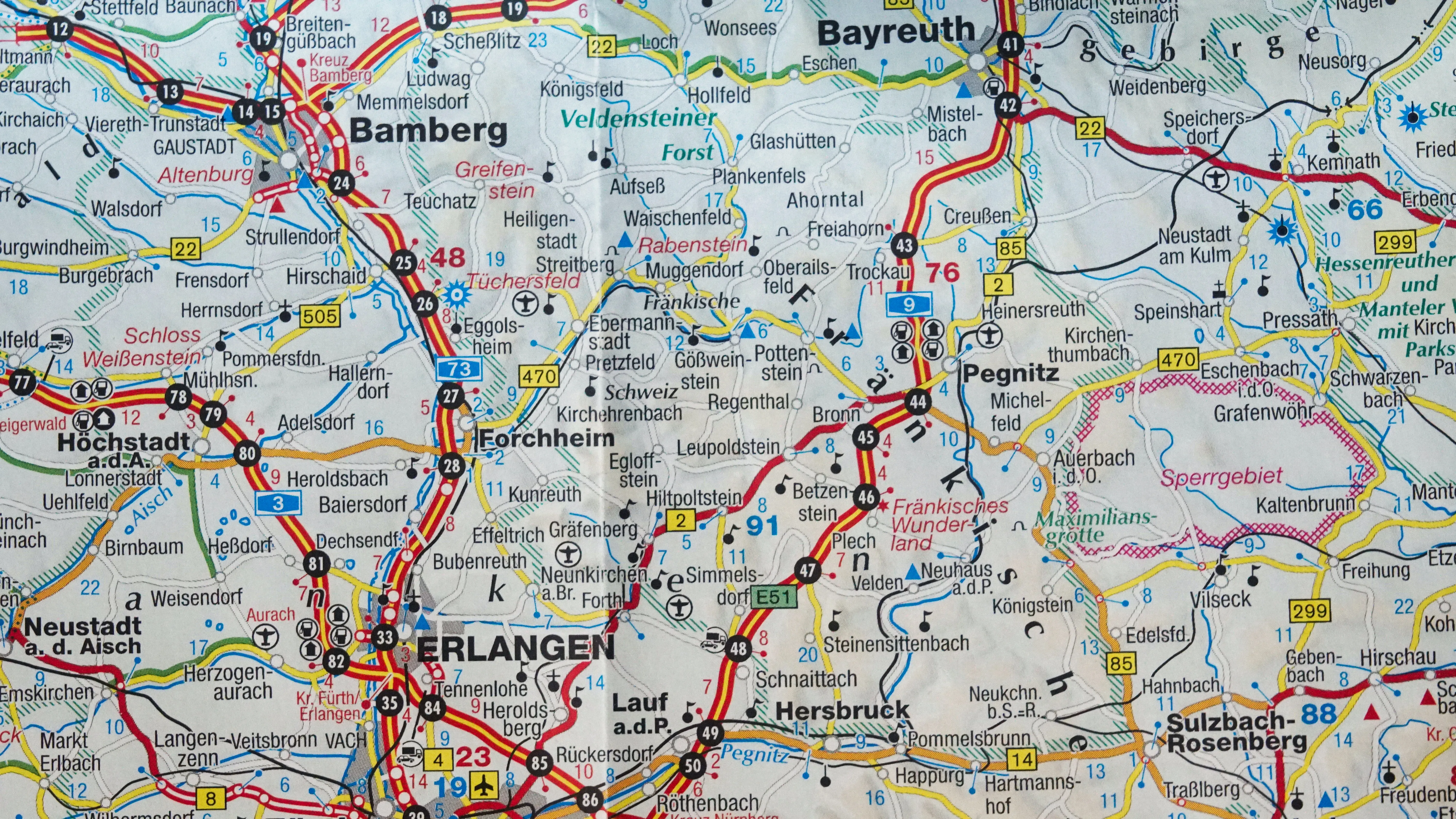Maps paper on table photo – Free Grey Image on Unsplash